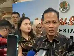 Menteri LH Tidak Akan Rekomendasikan Lagi Impor Sampah Plastik